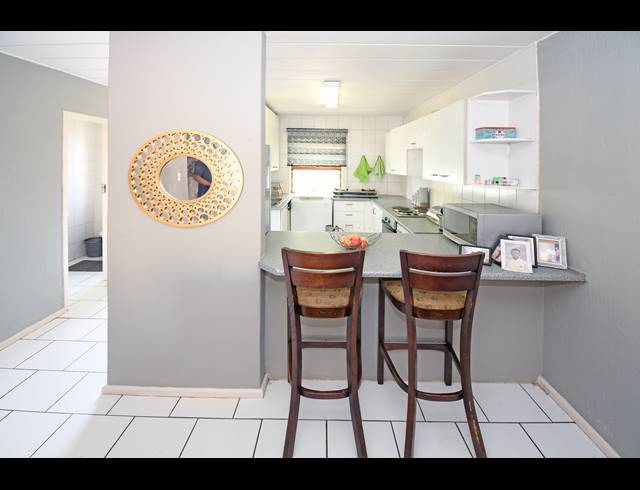 2 BEDROOM APARTMENT FOR SALE IN KEW